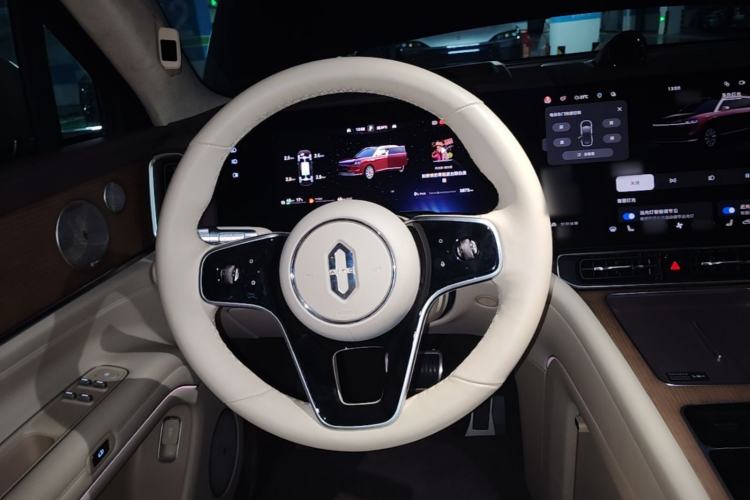 Used Hima AITO M9 2025 Extended-Range Ultra Version 52 kWh 5-Seater Edition Steering Wheel