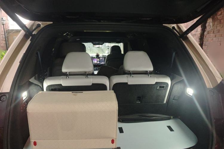 Used Hima AITO M9 2025 Extended-Range Ultra Version 52 kWh 6-Seater Trunk