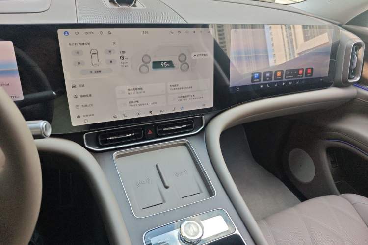 Used Hima AITO M9 2025 Extended-Range Ultra Version 52 kWh 5-Seater Edition Audio And AC Panel