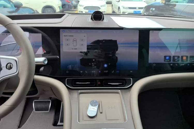 Used Hima AITO M9 2025 Extended-Range Ultra Version 52 kWh 5-Seater Edition Audio And AC Panel