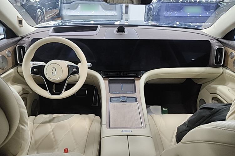 Used Hima AITO M9 2025 Pure Electric Ultra Version 100 kWh 6-Seater Model Center Console