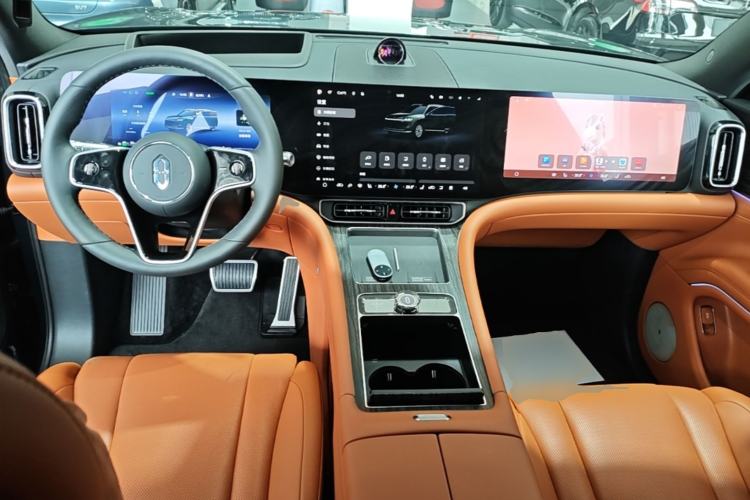 Used Hima AITO M9 2025 Extended-Range Ultra Version 52 kWh 5-Seater Edition Center Console