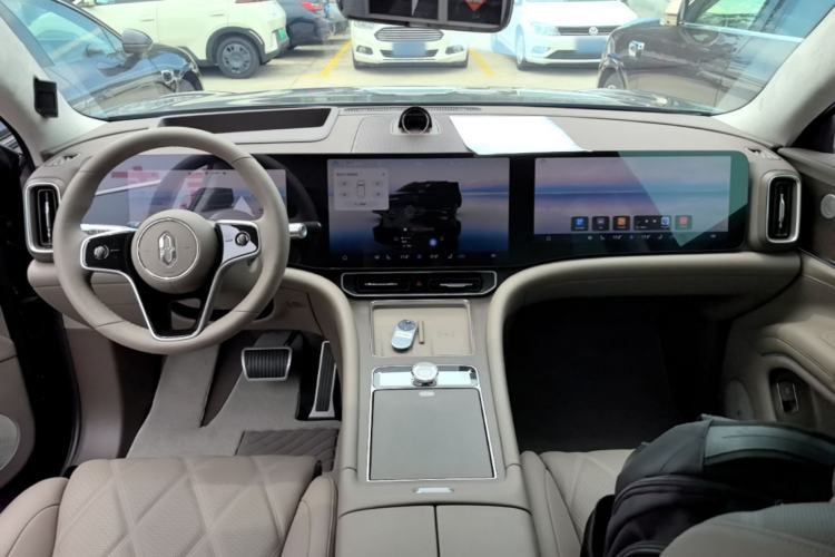 Used Hima AITO M9 2025 Extended-Range Ultra Version 52 kWh 5-Seater Edition Center Console