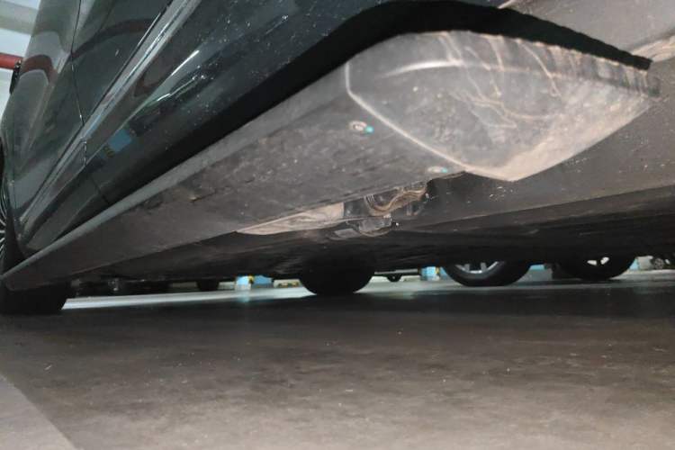Used Hima AITO M9 2025 Extended-Range Ultra Version 52 kWh 6-Seater Chassis Rear Left