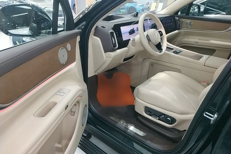 Used Hima AITO M9 2025 Pure Electric Ultra Version 100 kWh 6-Seater Model Driver Seat