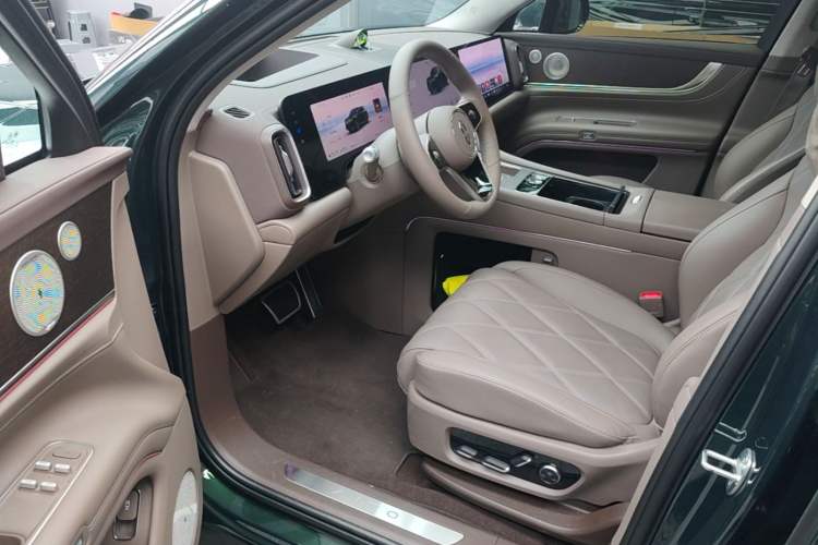 Used Hima AITO M9 2025 Extended-Range Ultra Version 52 kWh 5-Seater Edition Driver Seat