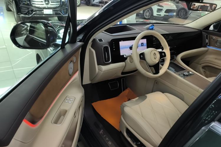 Used Hima AITO M9 2025 Pure Electric Ultra Version 100 kWh 6-Seater Model Driver Seat