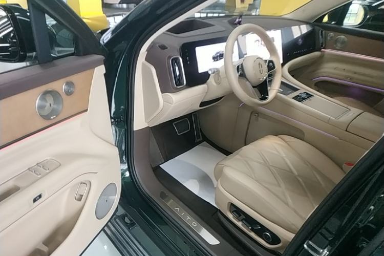 Used Hima AITO M9 2025 Pure Electric Ultra Version 100 kWh 6-Seater Model Driver Seat