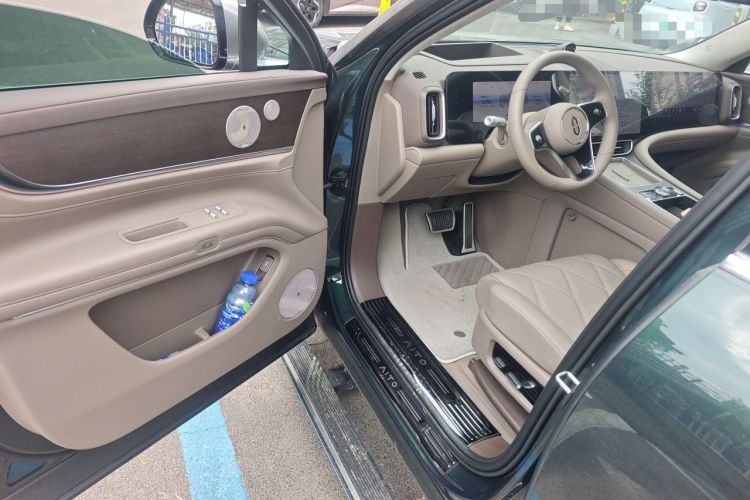 Used Hima AITO M9 2025 Extended-Range Ultra Version 52 kWh 5-Seater Edition Driver Seat