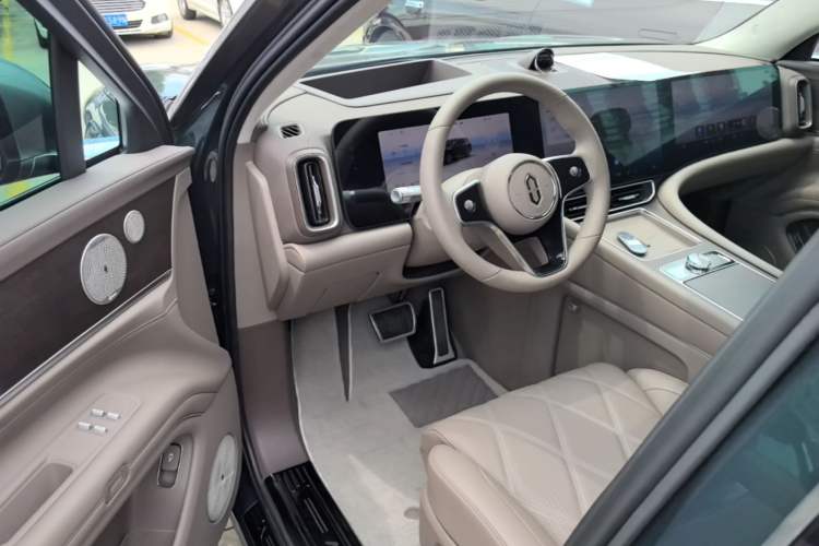 Used Hima AITO M9 2025 Extended-Range Ultra Version 52 kWh 5-Seater Edition Driver Seat