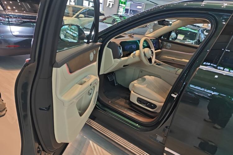 Used Hima AITO M9 2025 Pure Electric Ultra Version 100 kWh 6-Seater Model Driver Seat
