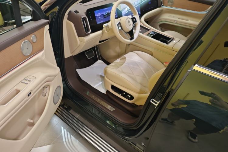Used Hima AITO M9 2025 Pure Electric Ultra Version 100 kWh 6-Seater Model Driver Seat