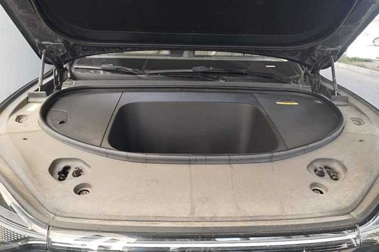 Used Hima AITO M9 2025 Pure Electric Ultra Version 100 kWh 6-Seater Model Engine Bay