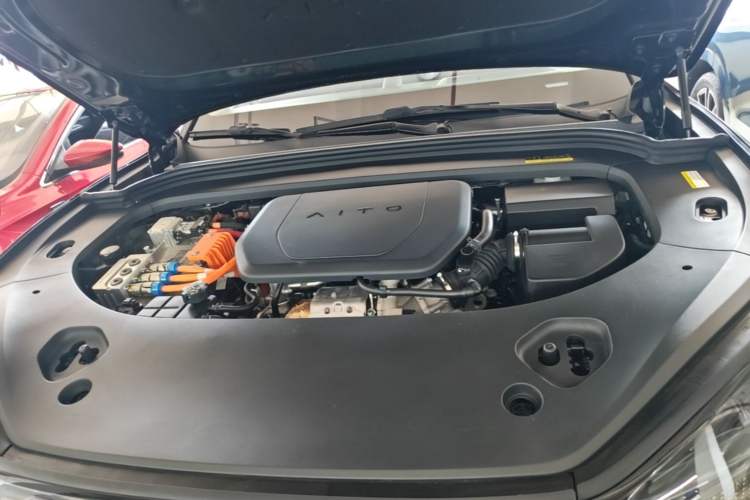Used Hima AITO M9 2025 Extended-Range Ultra Version 52 kWh 6-Seater Engine Bay