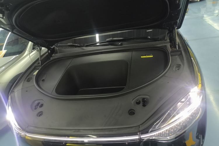 Used Hima AITO M9 2025 Pure Electric Ultra Version 100 kWh 6-Seater Model Engine Bay