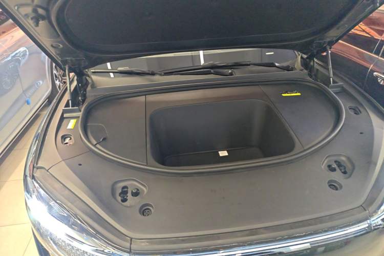 Used Hima AITO M9 2025 Pure Electric Ultra Version 100 kWh 6-Seater Model Engine Bay