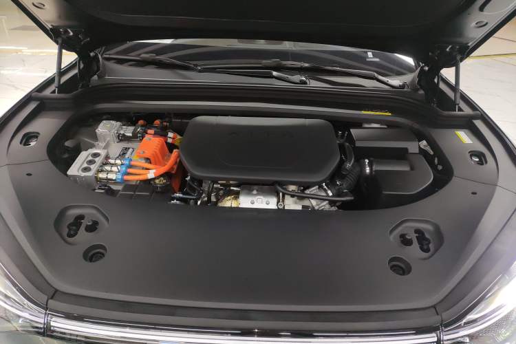 Used Hima AITO M9 2025 Extended-Range Ultra Version 52 kWh 6-Seater Engine Bay