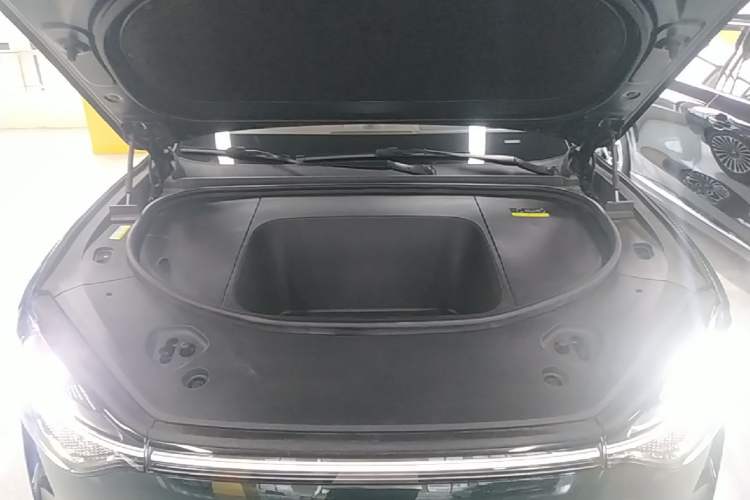 Used Hima AITO M9 2025 Pure Electric Ultra Version 100 kWh 6-Seater Model Engine Bay