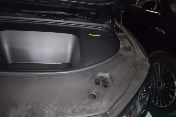 Used Hima AITO M9 2025 Pure Electric Ultra Version 100 kWh 6-Seater Model Engine Bay Left