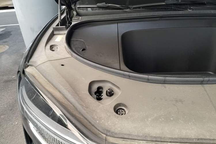 Used Hima AITO M9 2025 Pure Electric Ultra Version 100 kWh 6-Seater Model Engine Bay Right