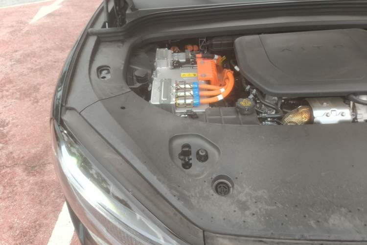 Used Hima AITO M9 2025 Extended-Range Ultra Version 52 kWh 6-Seater Engine Bay Right