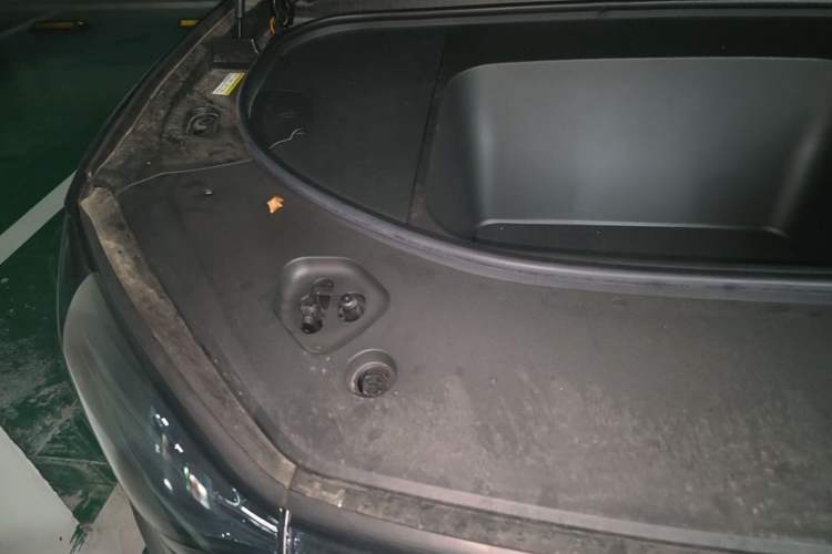 Used Hima AITO M9 2025 Pure Electric Ultra Version 100 kWh 6-Seater Model Engine Bay Right