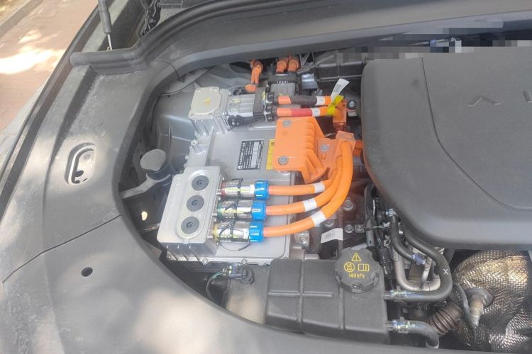 Used Hima AITO M9 2025 Extended-Range Max Version 52 kWh 6-Seater Edition Engine Bay Right