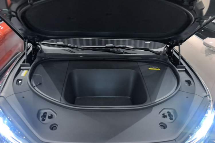 Used Hima AITO M9 2025 Pure Electric Ultra Version 100 kWh 6-Seater Model Engine Bay