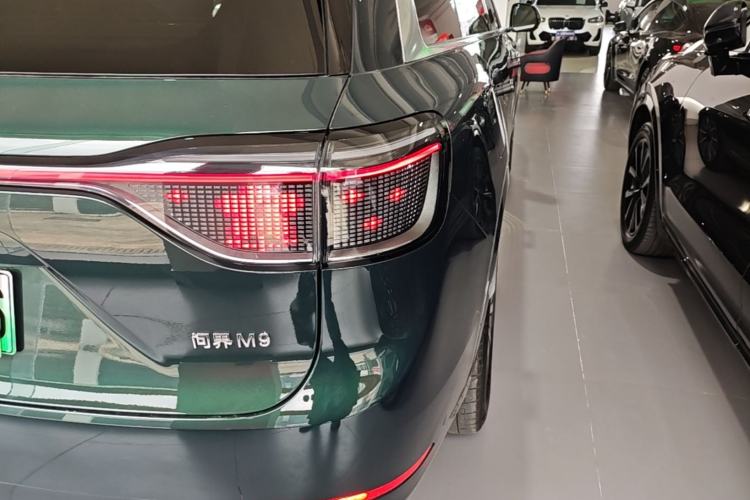 Used Hima AITO M9 2025 Extended-Range Ultra Version 52 kWh 5-Seater Edition Exterior 3