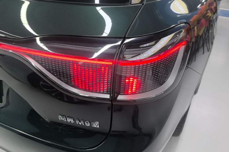 Used Hima AITO M9 2025 Pure Electric Ultra Version 100 kWh 6-Seater Model Exterior 3