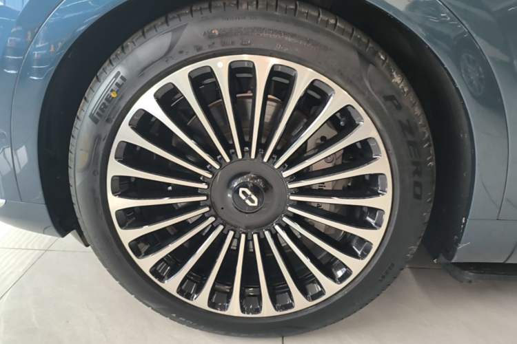 Used Hima AITO M9 2025 Extended-Range Ultra Version 52 kWh 5-Seater Edition Exterior 4