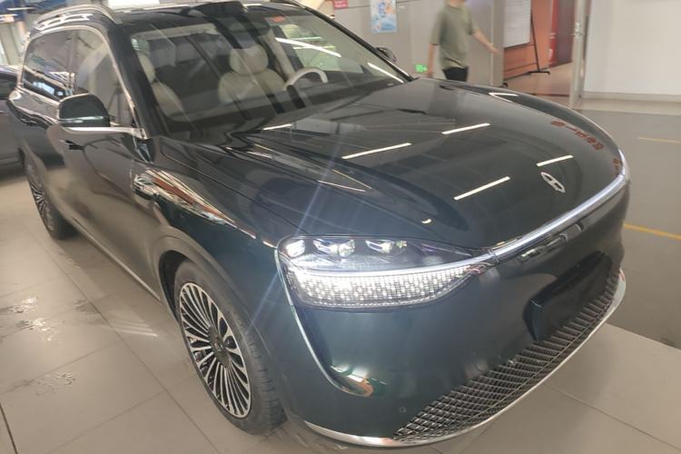Used Hima AITO M9 2025 Pure Electric Ultra Version 100 kWh 6-Seater Model Front Right 45 Deg