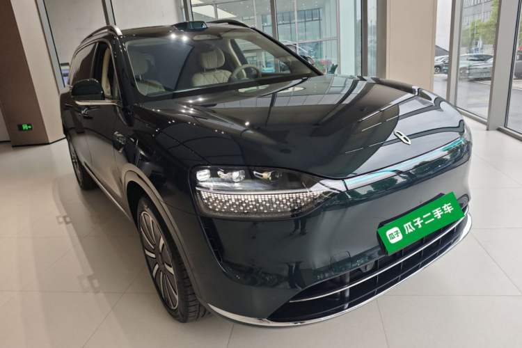 Used Hima AITO M9 2025 Extended-Range Ultra Version 52 kWh 6-Seater Front Right 45 Deg