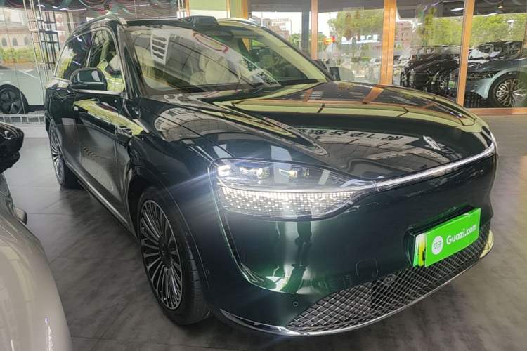 Used Hima AITO M9 2025 Pure Electric Ultra Version 100 kWh 6-Seater Model Front Right 45 Deg
