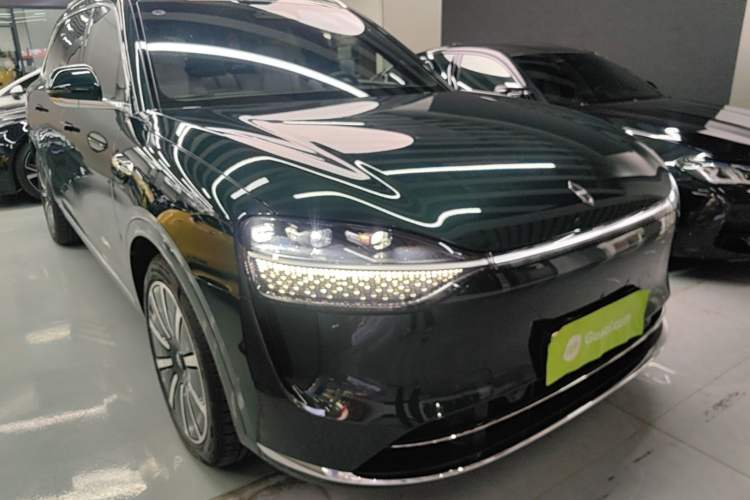 Used Hima AITO M9 2025 Extended-Range Max Version 52 kWh 6-Seater Edition Front Right 45 Deg
