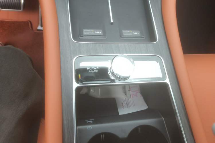 Used Hima AITO M9 2025 Extended-Range Ultra Version 52 kWh 6-Seater Gear Lever