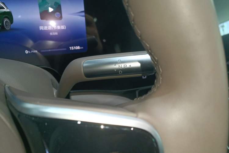 Used Hima AITO M9 2025 Extended-Range Ultra Version 52 kWh 6-Seater Gear Lever