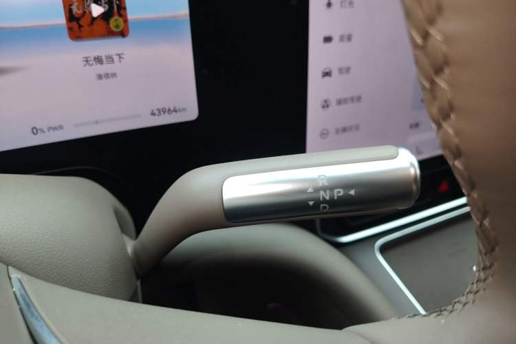 Used Hima AITO M9 2025 Extended-Range Ultra Version 52 kWh 5-Seater Edition Gear Lever