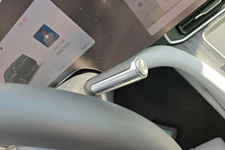 Used Hima AITO M9 2025 Extended-Range Max Version 52 kWh 6-Seater Edition Gear Lever
