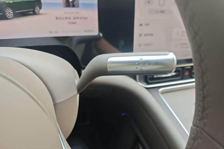 Used Hima AITO M9 2025 Extended-Range Ultra Version 52 kWh 5-Seater Edition Gear Lever