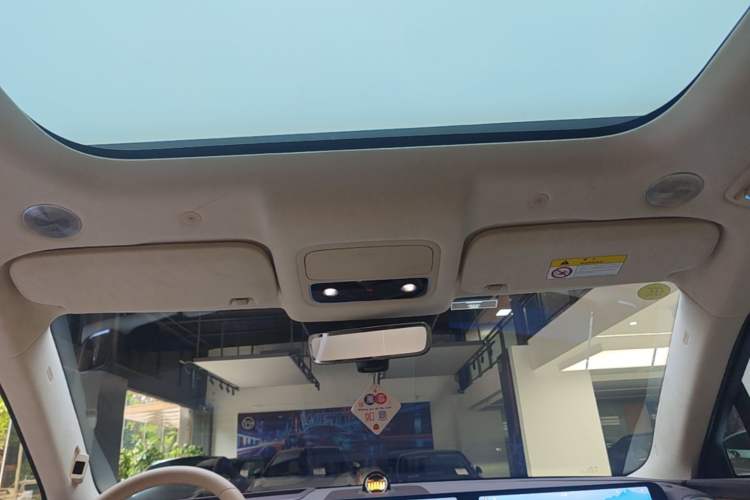Used Hima AITO M9 2025 Pure Electric Ultra Version 100 kWh 6-Seater Model Headliner