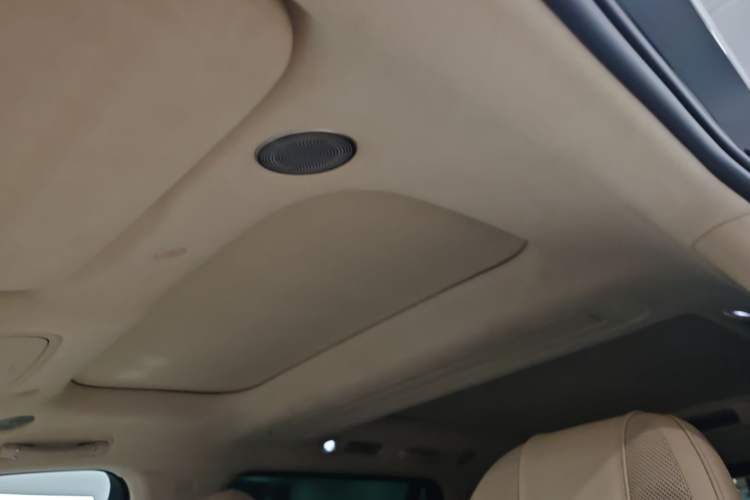 Used Hima AITO M9 2025 Pure Electric Ultra Version 100 kWh 6-Seater Model Headliner