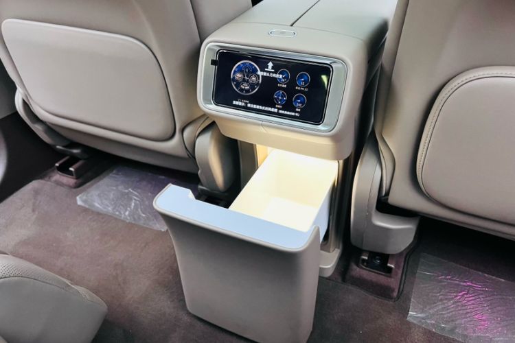 Used Hima AITO M9 2025 Extended-Range Ultra Version 52 kWh 5-Seater Edition Interior 10