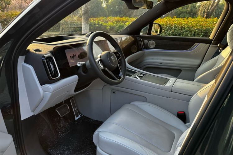Used Hima AITO M9 2025 Extended-Range Ultra Version 52 kWh 6-Seater Interior 10