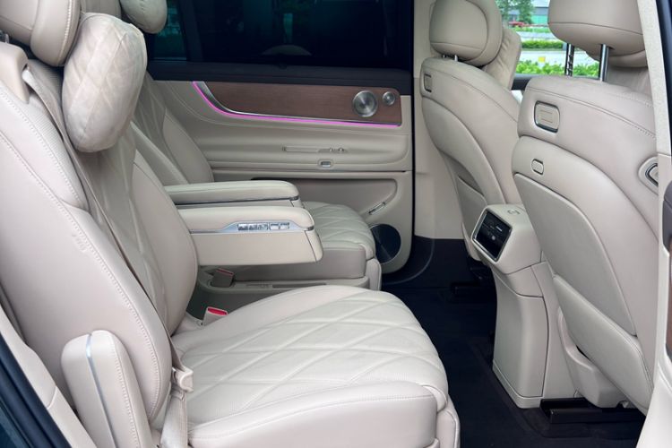 Used Hima AITO M9 2025 Pure Electric Ultra Version 100 kWh 6-Seater Model Interior 3
