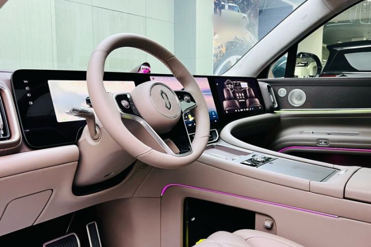Used Hima AITO M9 2025 Extended-Range Ultra Version 52 kWh 5-Seater Edition Interior 3