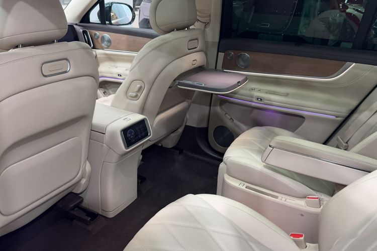 Used Hima AITO M9 2025 Pure Electric Ultra Version 100 kWh 6-Seater Model Interior 3