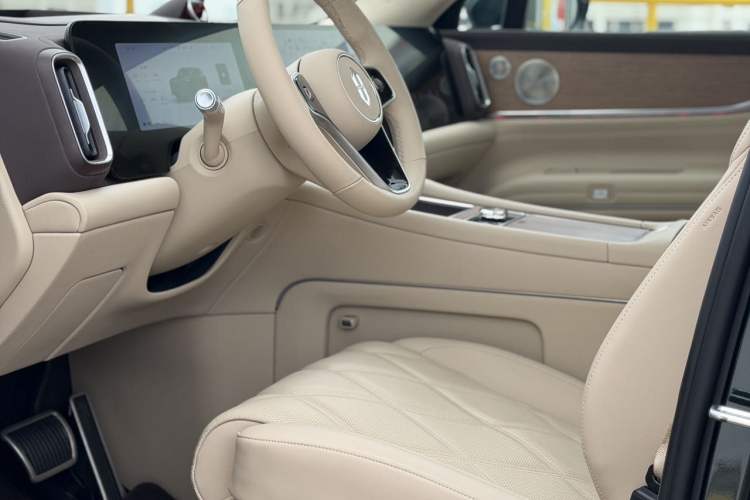 Used Hima AITO M9 2025 Pure Electric Ultra Version 100 kWh 6-Seater Model Interior 4