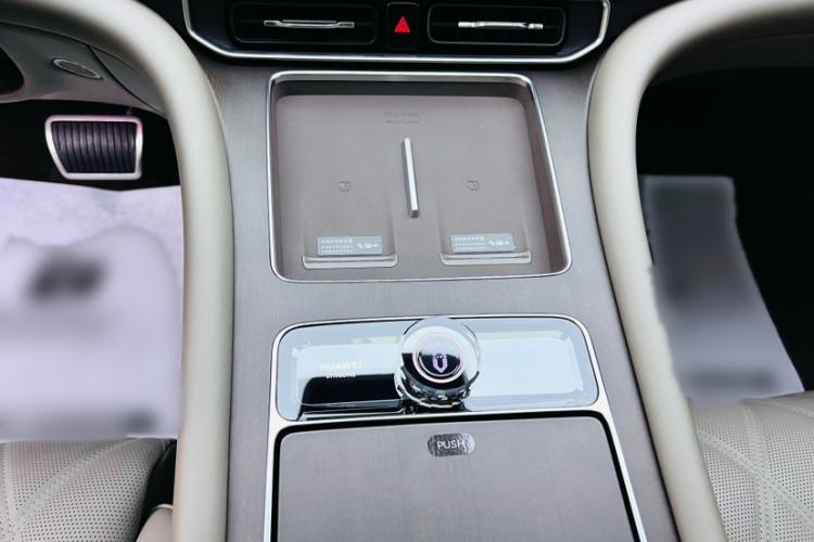 Used Hima AITO M9 2025 Extended-Range Ultra Version 52 kWh 5-Seater Edition Interior 5