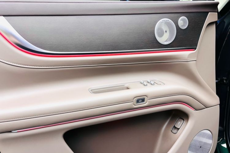 Used Hima AITO M9 2025 Extended-Range Ultra Version 52 kWh 5-Seater Edition Interior 9